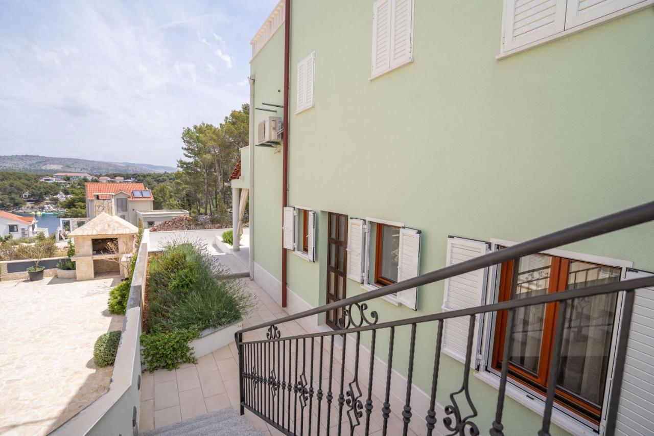 Villa Kalinic Milna  Exterior photo